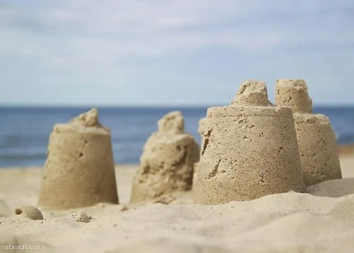 Homes Near The Beach, 2 Bedrooms *